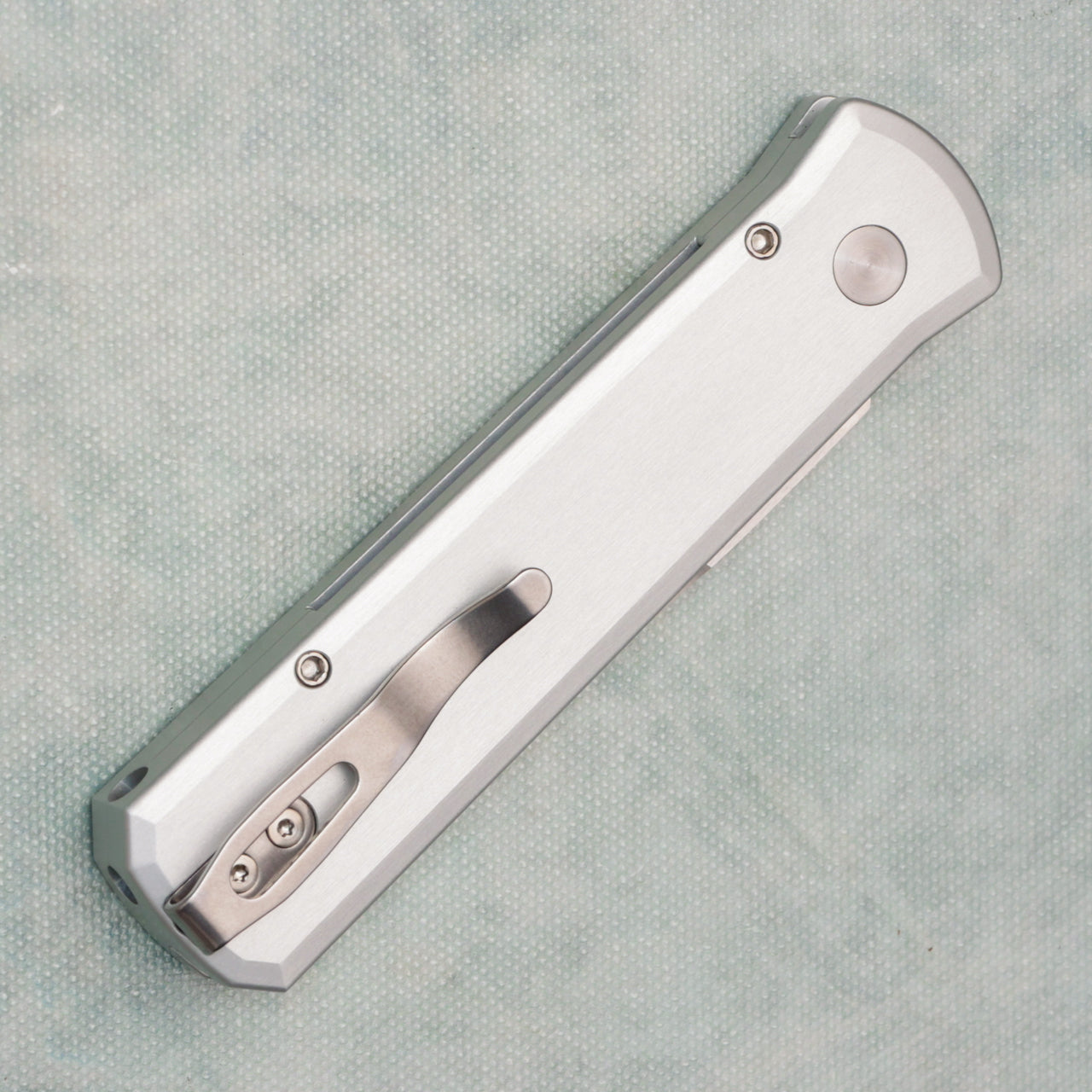 Pro-Tech Godson Automatic Knife Silver Aluminum w/ Crosscut Carbon Fiber (3.15" Satin) – 7210