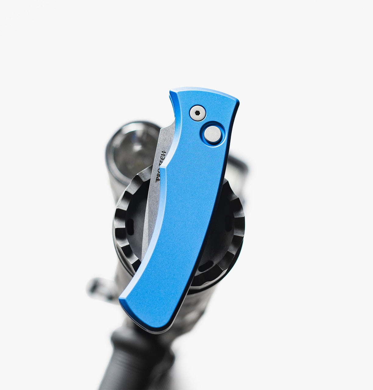 Duke 2 – 2101 Blue Button Lock Automatic Knife (Magnacut) DUKE2101-BLUE